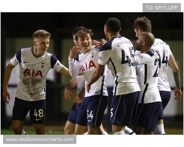 英超传奇球队朴茨茅斯持续提升实力，重返顶级联赛展现强劲竞争力