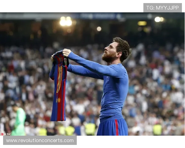 梅西经典伯纳乌庆祝动作重现 引发球迷热议 梅西经典伯纳乌庆祝动作重现 引发球迷热议