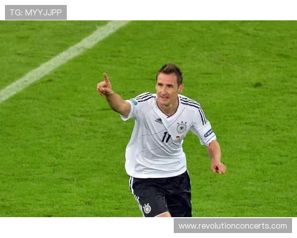 恩佐 vs 楚阿梅尼:后腰战术角色与攻防效率对比 恩佐 vs 楚阿梅尼:后腰战术角色与攻防效率对比