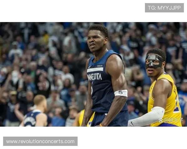 安东尼·爱德华兹突破创造机会效率提升明显拉开与队友差距